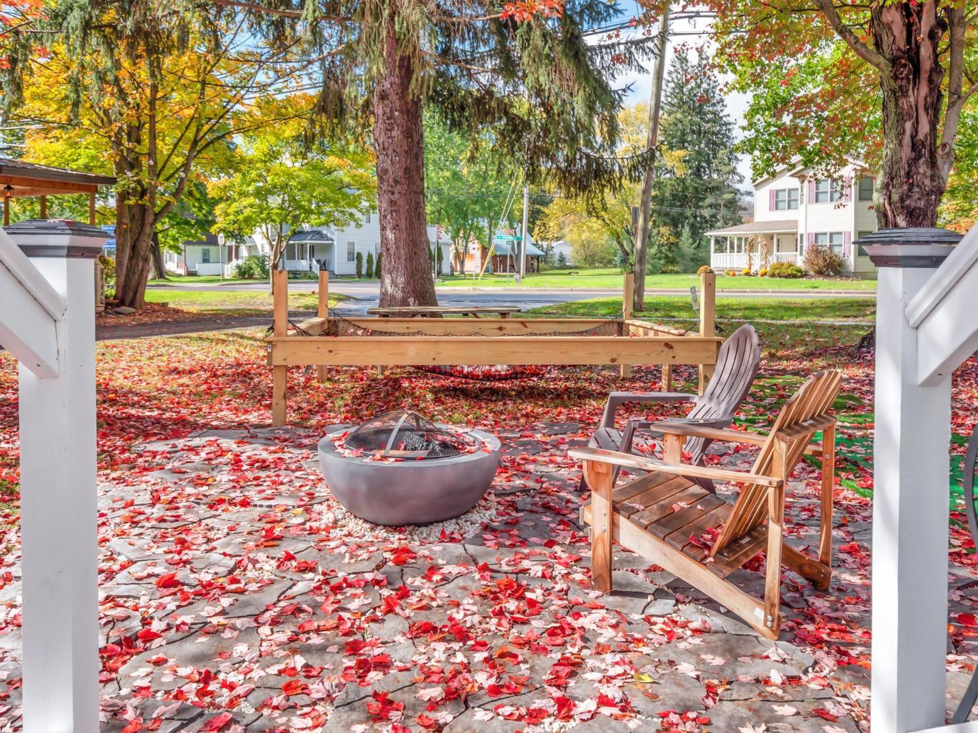 The Kelly House - 4 Bedroom Historic Lodge - Downtown Ellicottville Ngoại thất bức ảnh