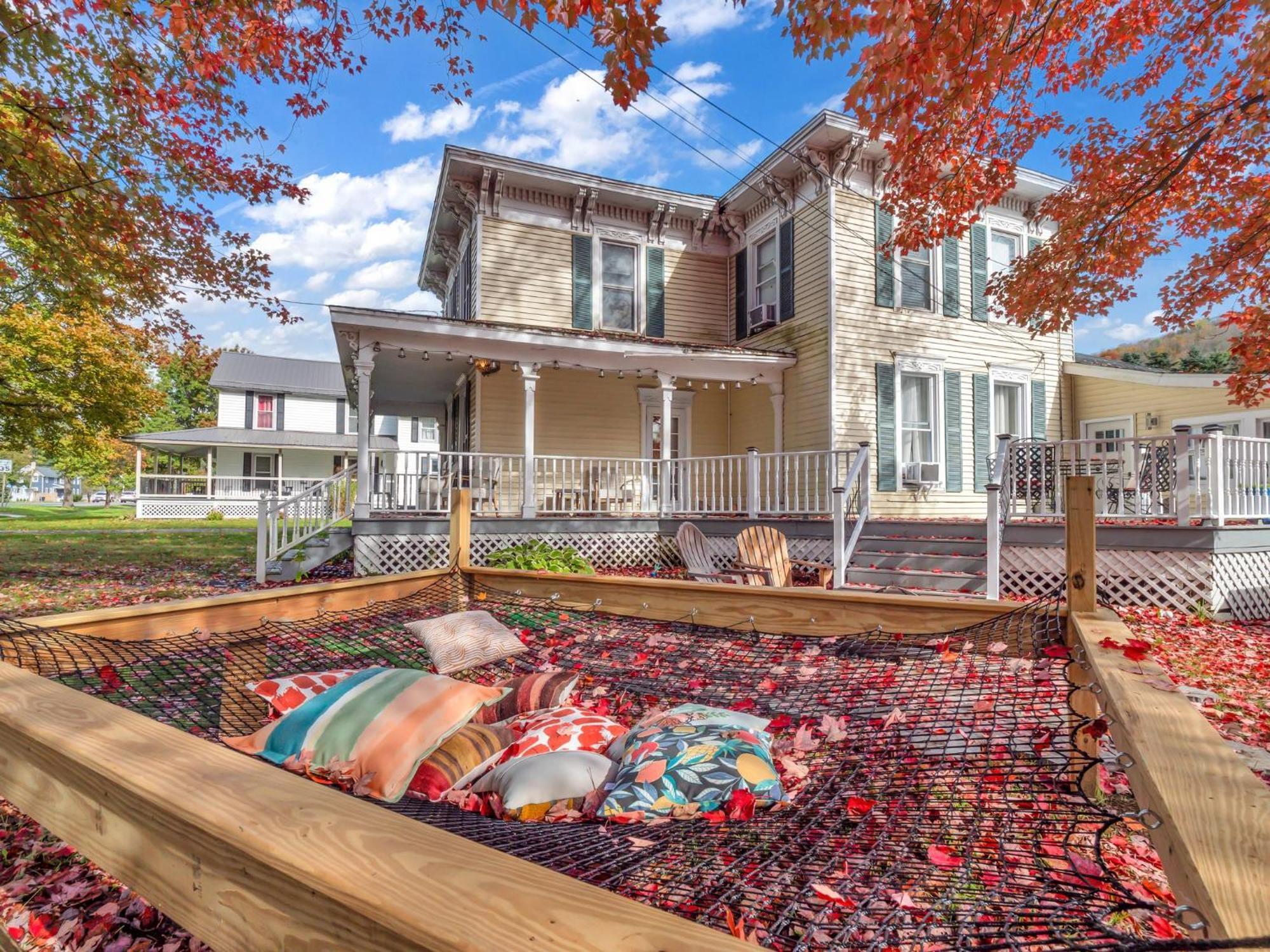 The Kelly House - 4 Bedroom Historic Lodge - Downtown Ellicottville Ngoại thất bức ảnh