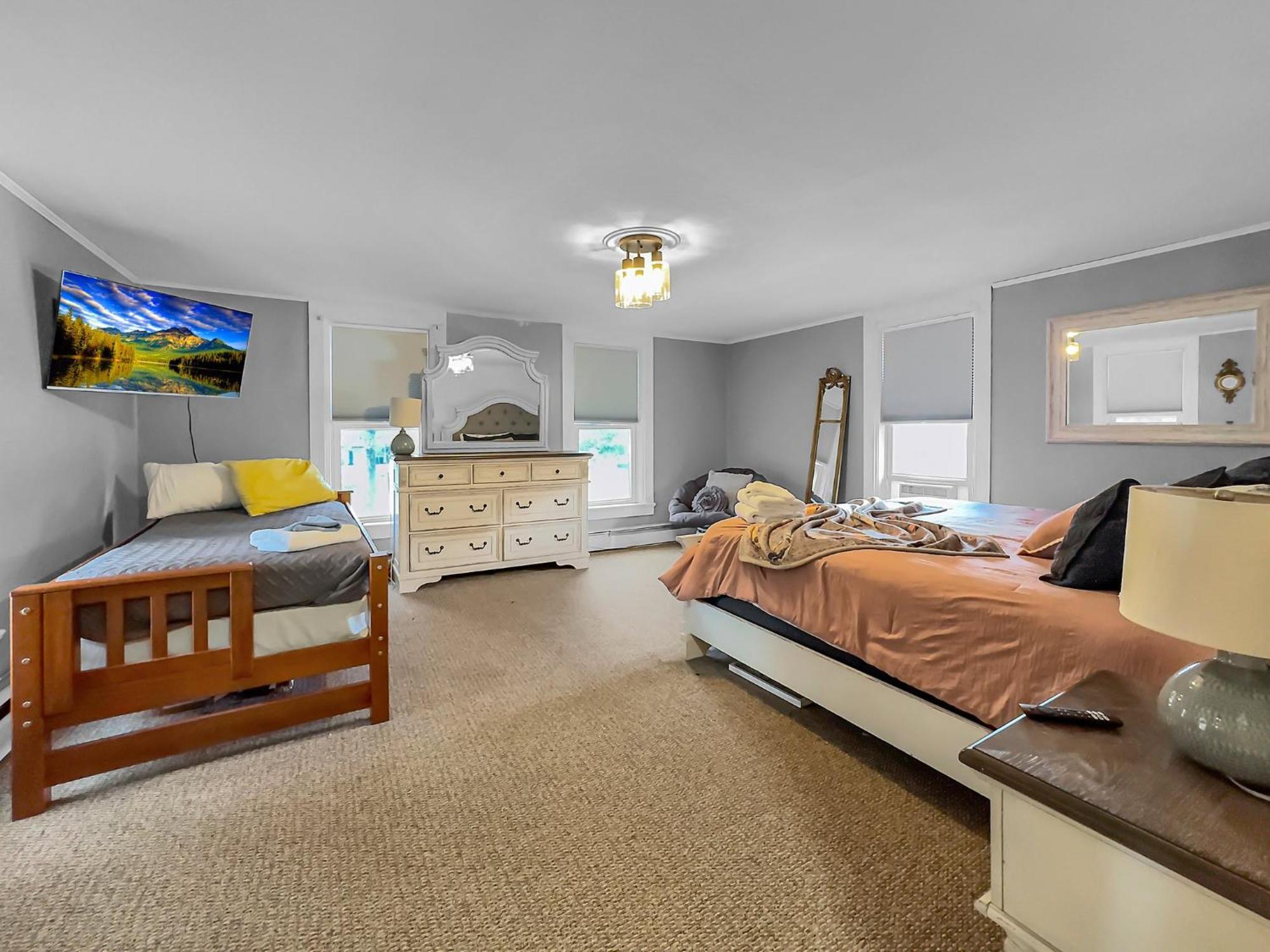 The Kelly House - 4 Bedroom Historic Lodge - Downtown Ellicottville Ngoại thất bức ảnh