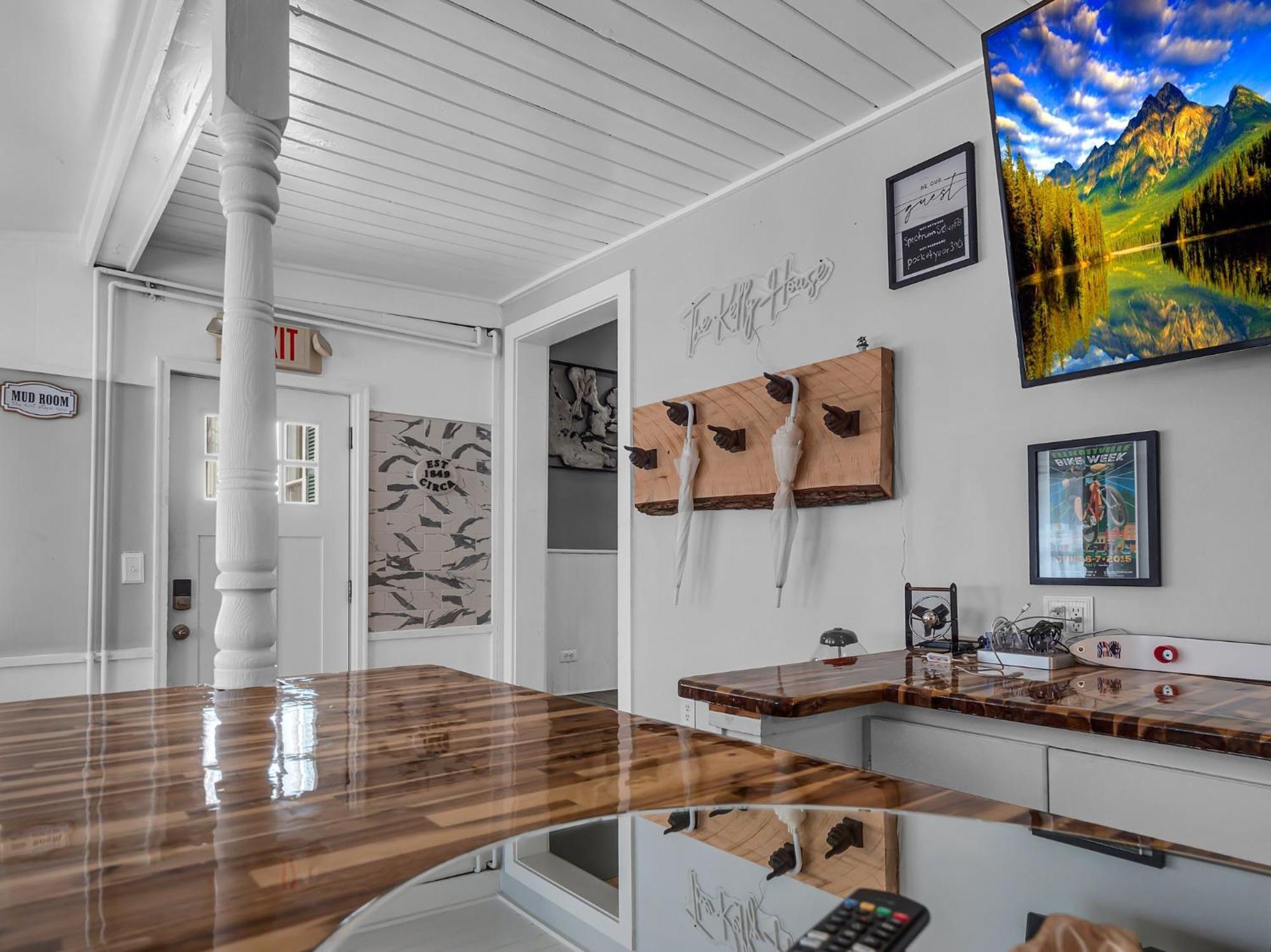 The Kelly House - 4 Bedroom Historic Lodge - Downtown Ellicottville Ngoại thất bức ảnh